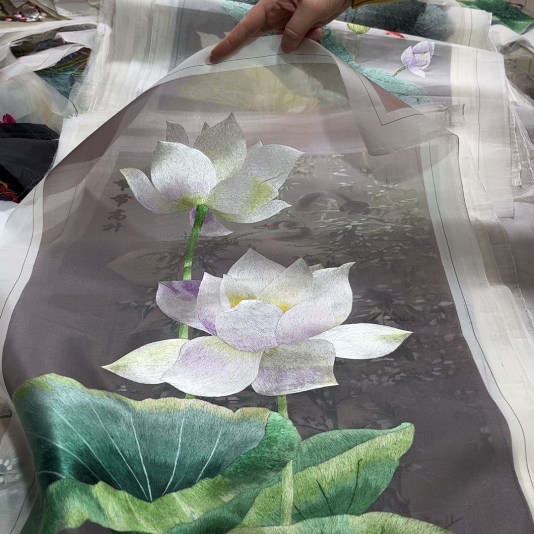 刺绣纯手工巧克力礼盒