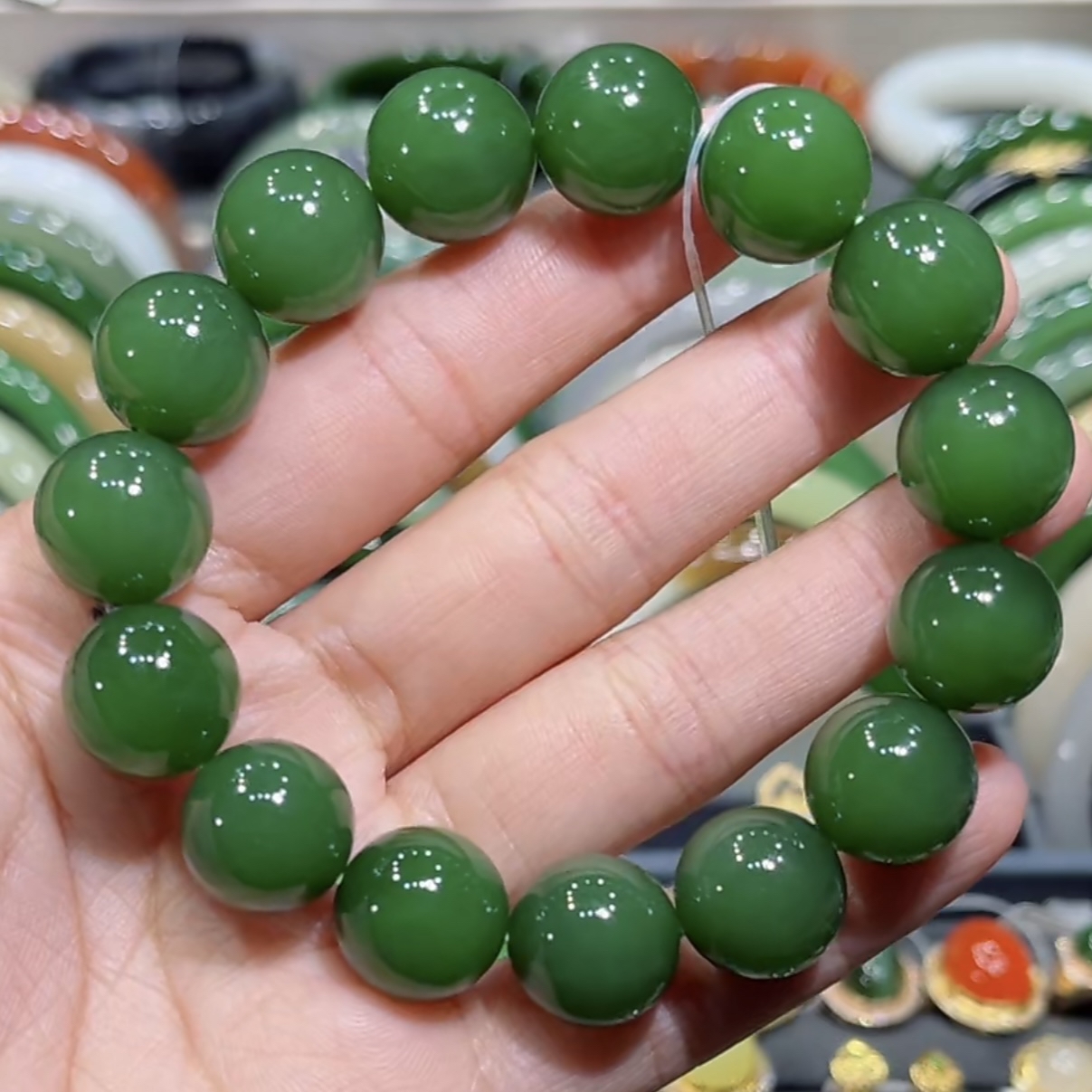 和田玉俄料碧玉老料正阳绿手串14mm