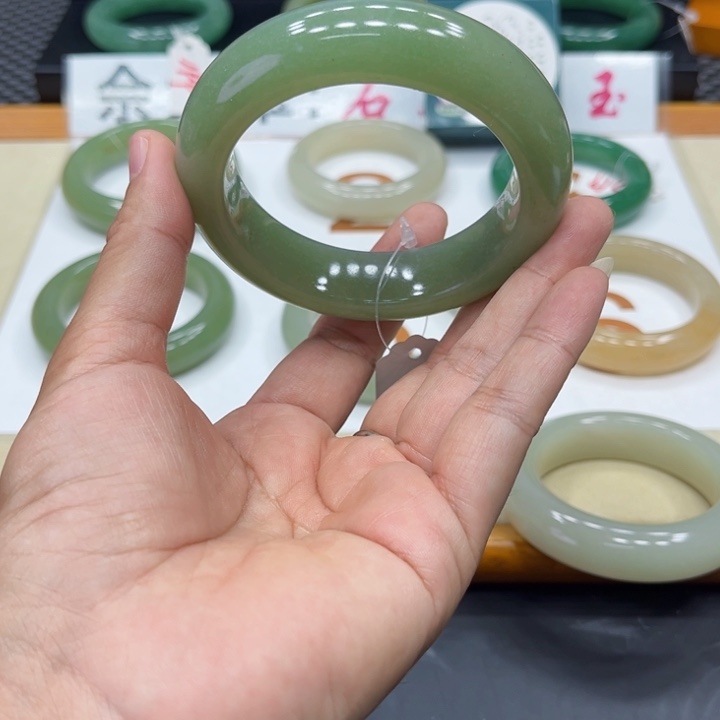 未镶嵌手镯石英质玉申*蛋