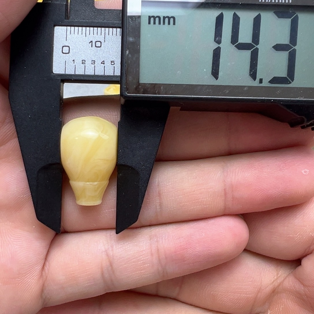 琥珀裸石未镶嵌蜜蜡三通