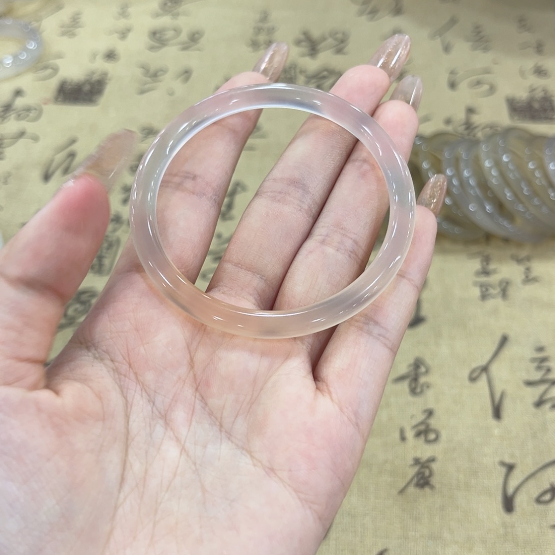 玛瑙/玉髓手镯未镶嵌苹*汁