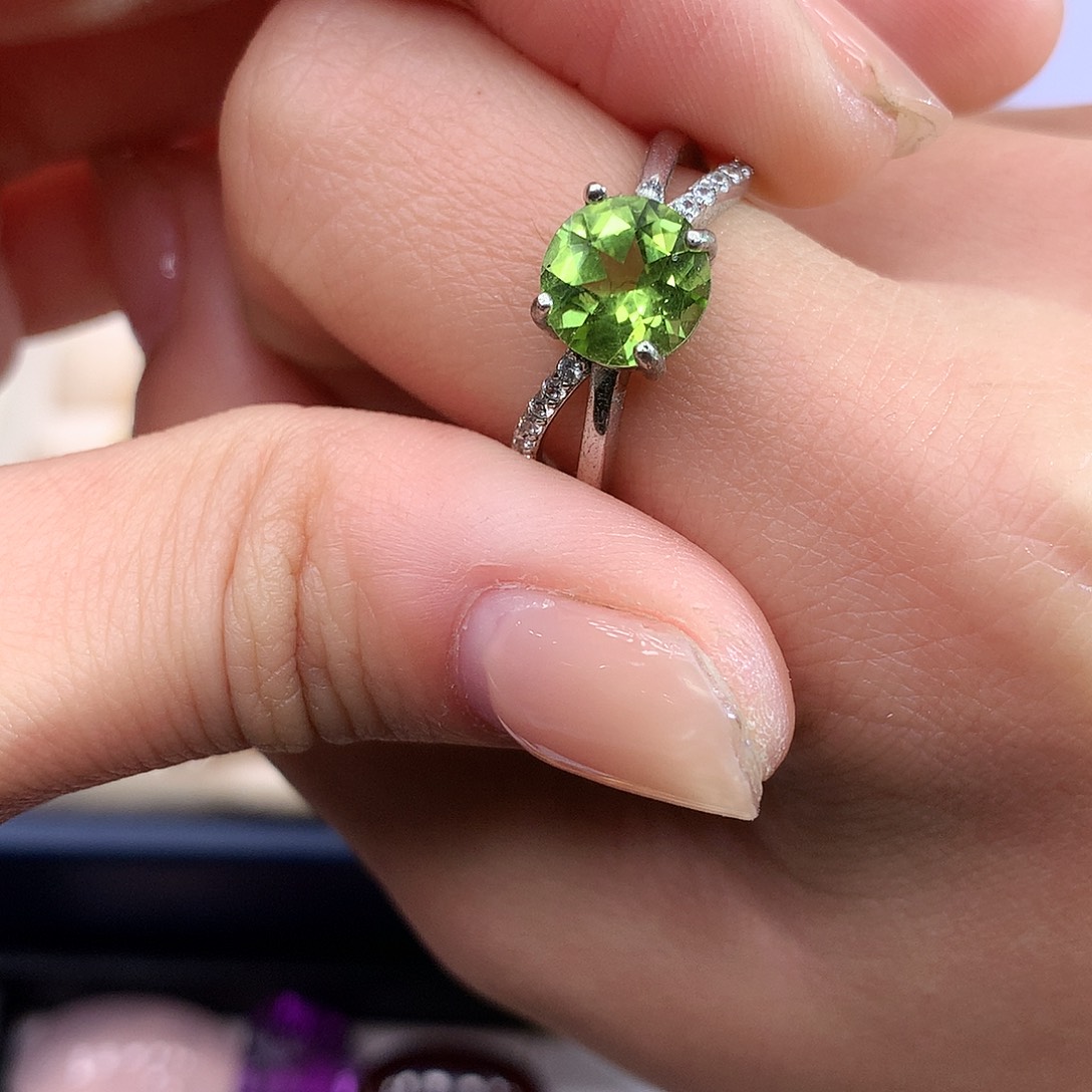 橄榄石戒指银S925镶嵌