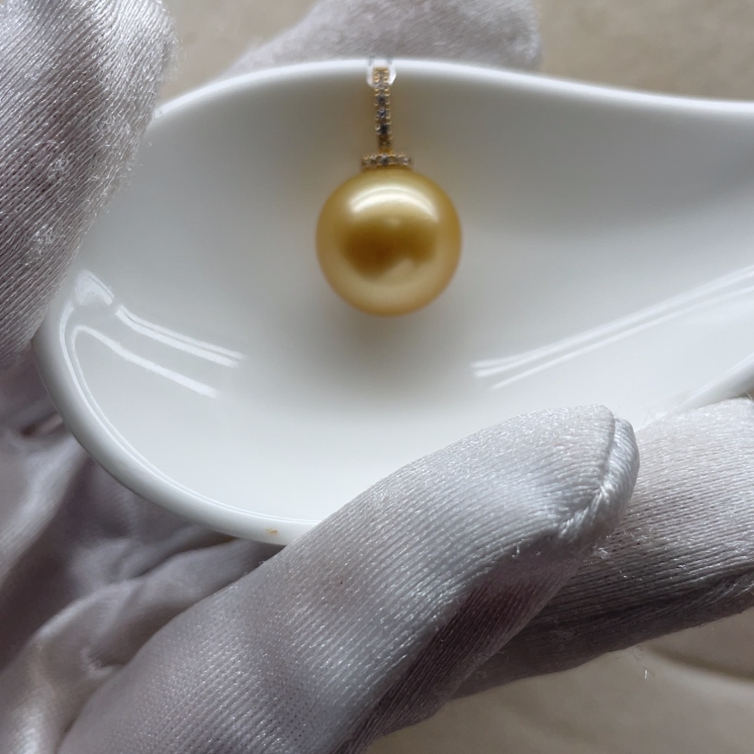 18K金镶嵌海水珍珠吊坠(不含链)13.4mm