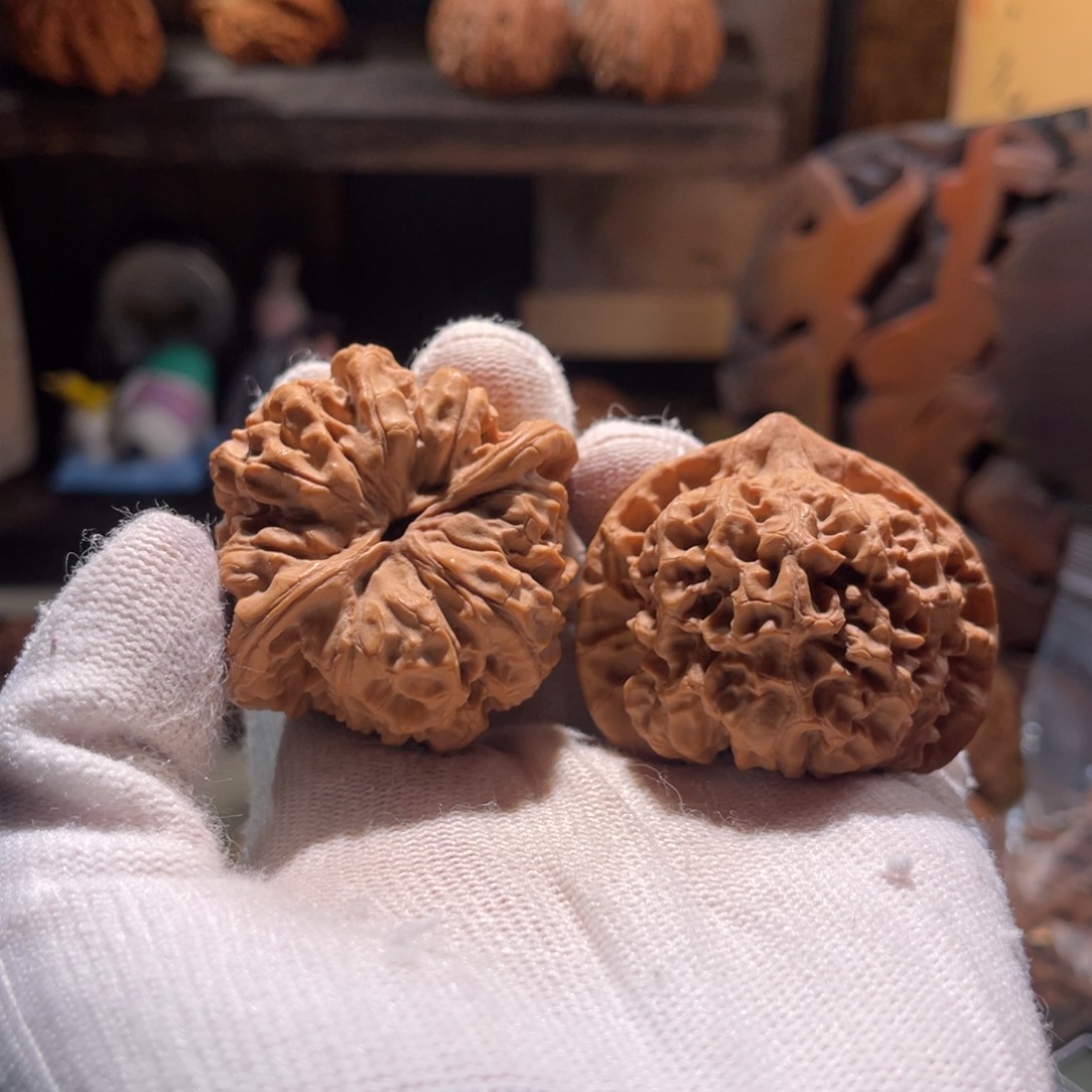 文玩核桃把件45官帽有瑕疵