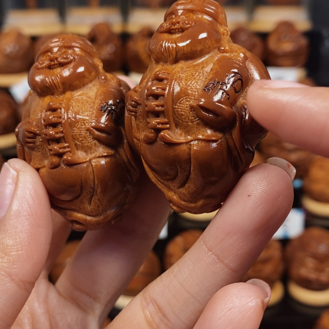 橄榄核吊坠地主财神一对000111