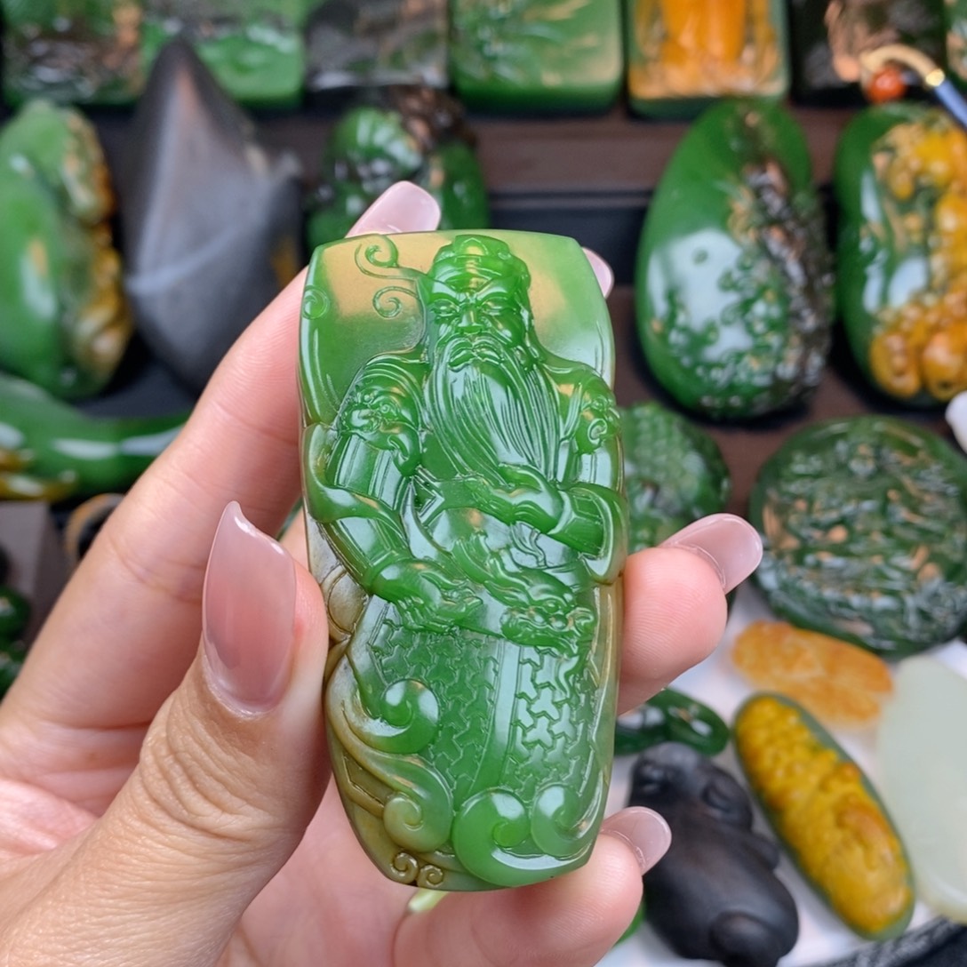 熙***泉和田玉未镶嵌挂件