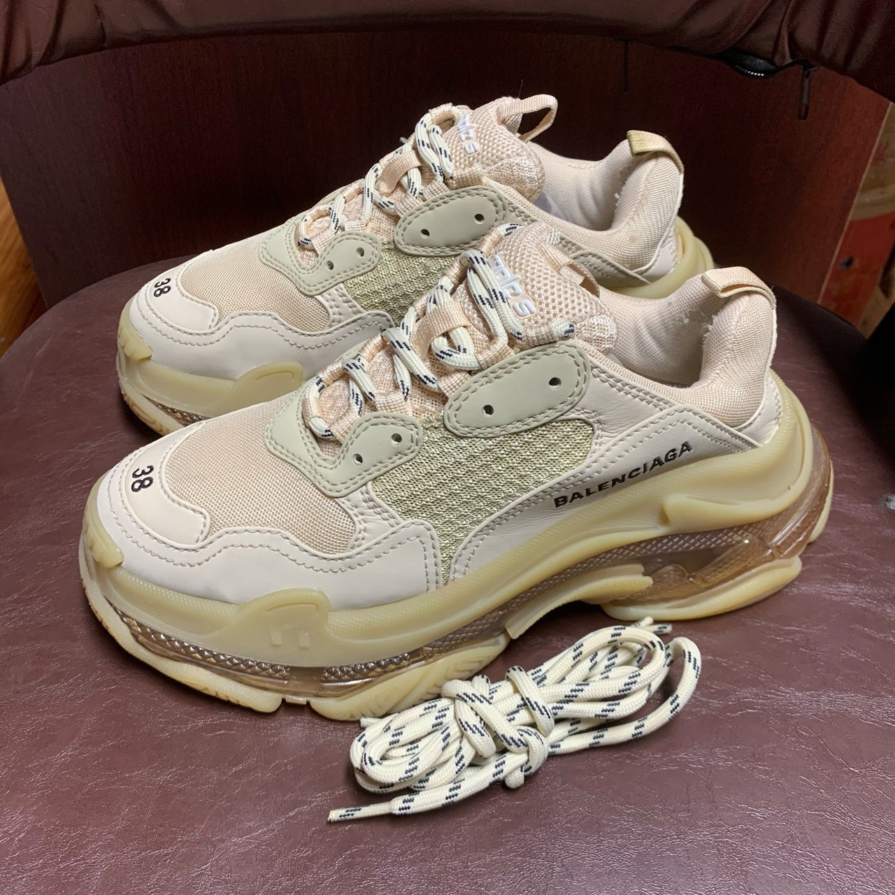 98新/巴黎世家  Triple S 奶茶 38码 内衬瑕疵 X10148303