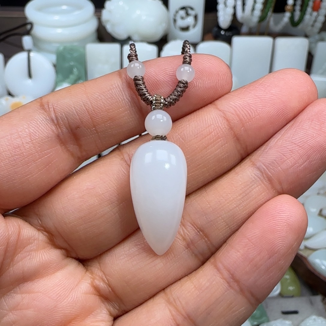 和田玉未镶嵌颈饰