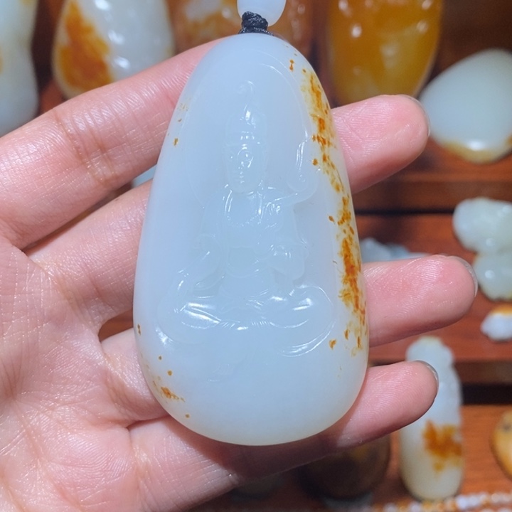 梦***真和田玉未镶嵌颈饰