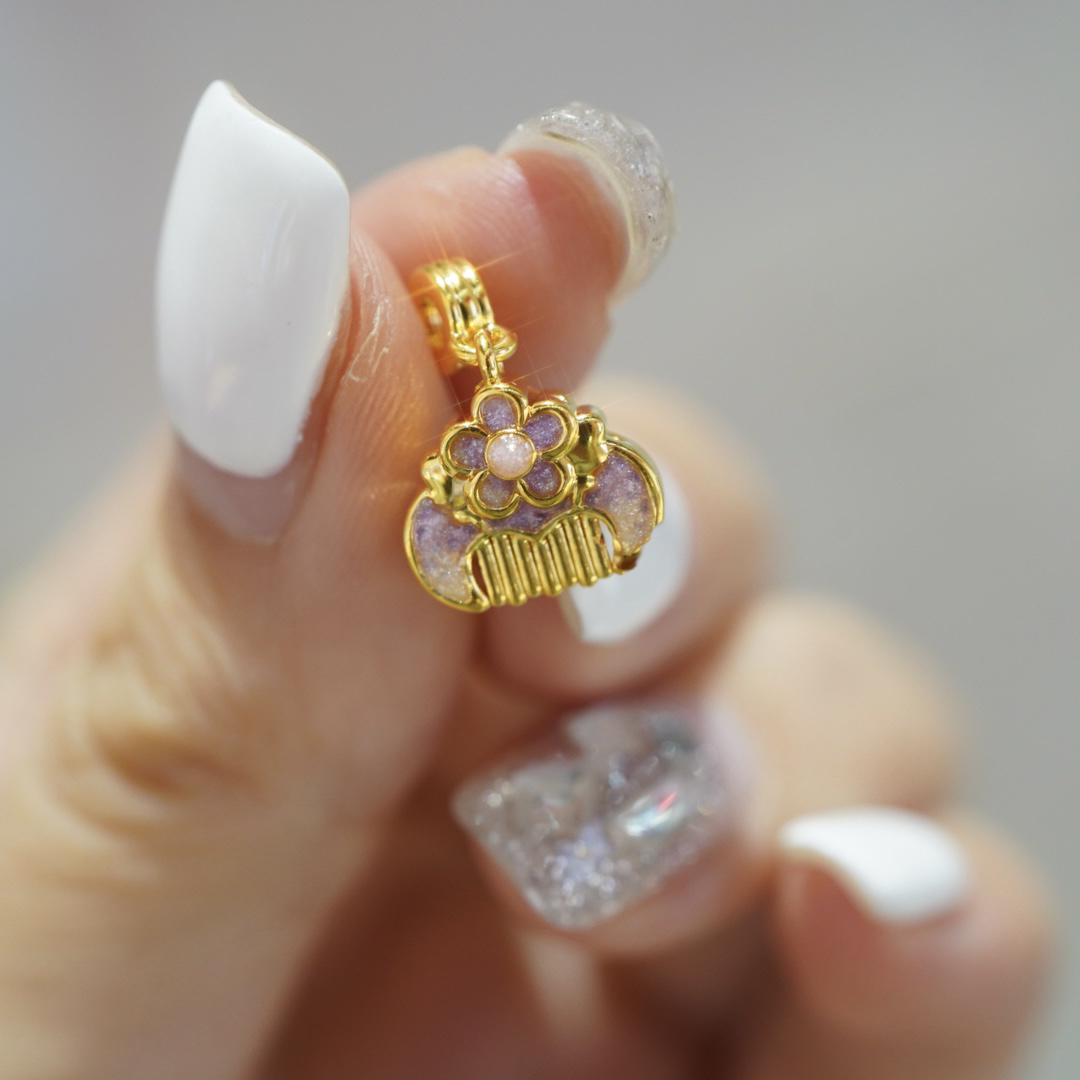 【卡奢珠宝】足金999梳子小滴溜卡11X15mm