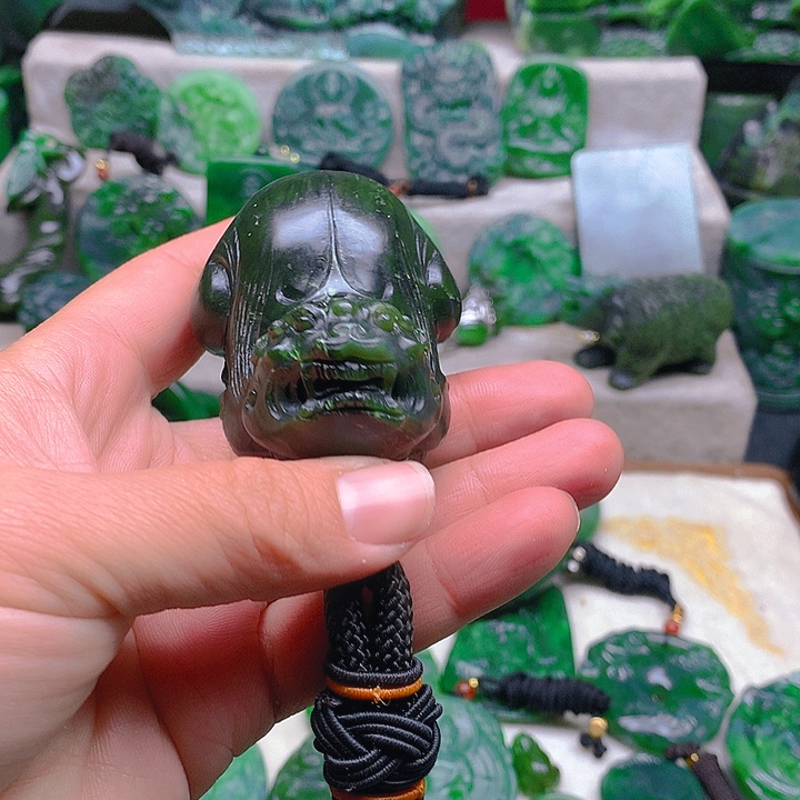 江***三和田玉（碧玉）未镶嵌珠宝半成品