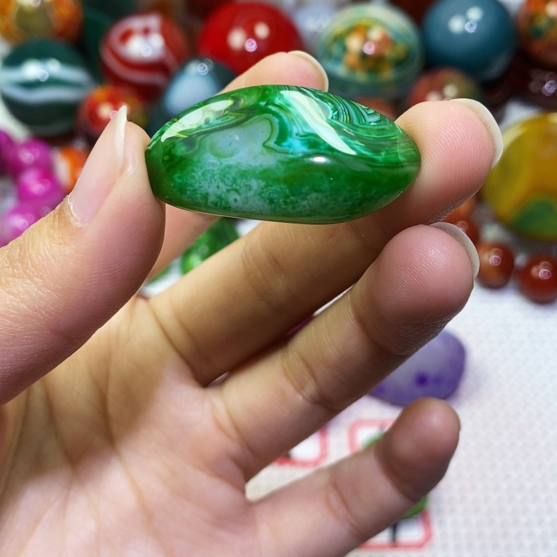 春***秋玛瑙/玉髓未镶嵌珠宝奇石