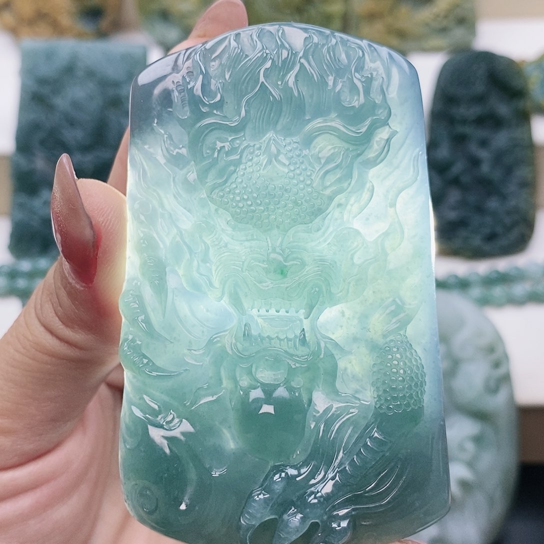 未镶嵌定制翡翠龙牌