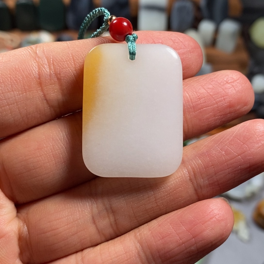 石英质玉颈饰未镶嵌