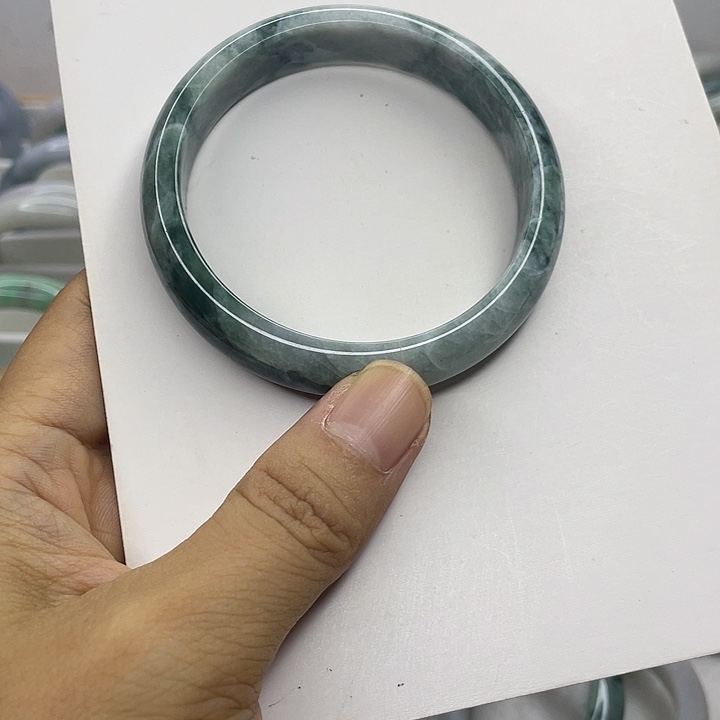 翡翠手镯未镶嵌1111