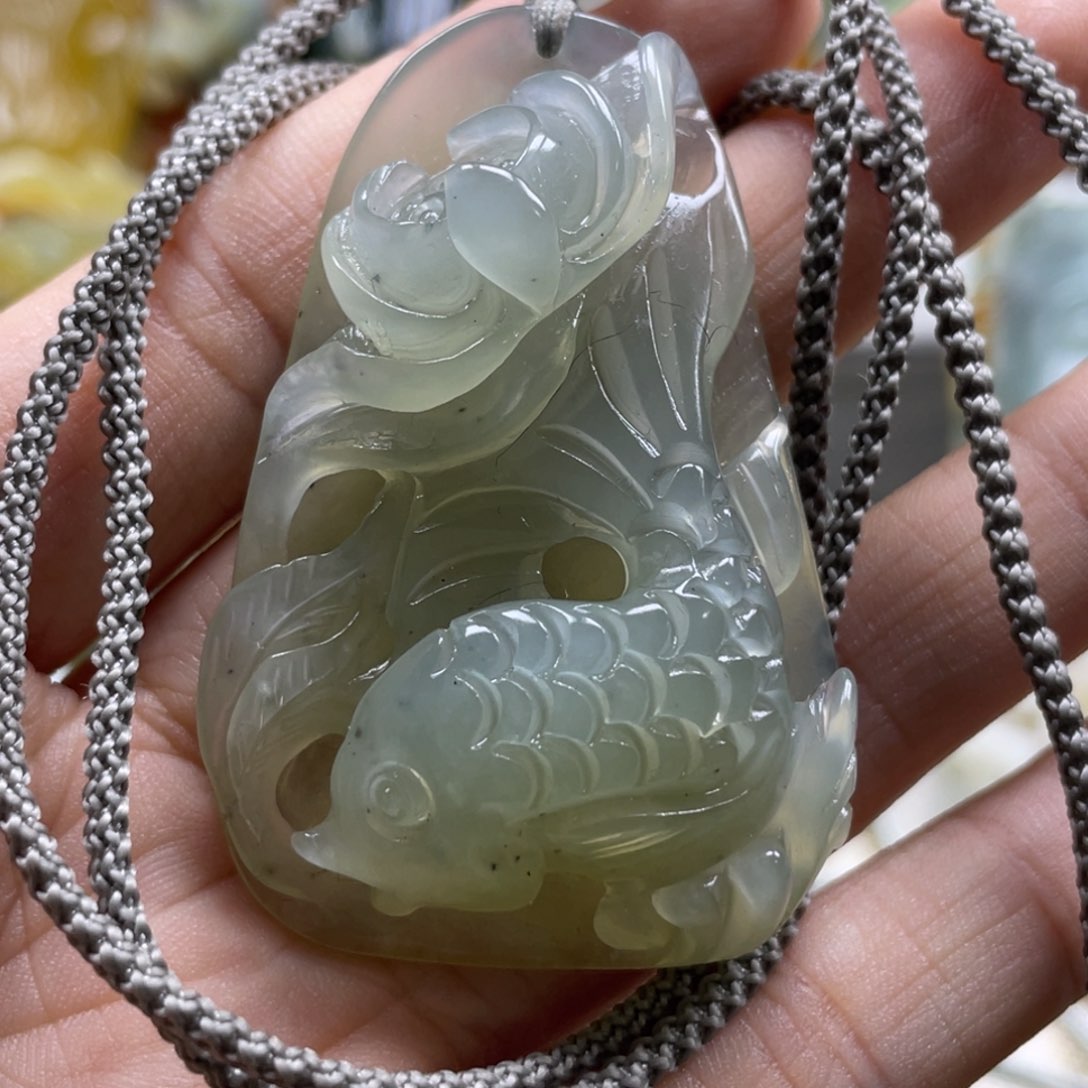 蛇纹石玉颈饰未镶嵌