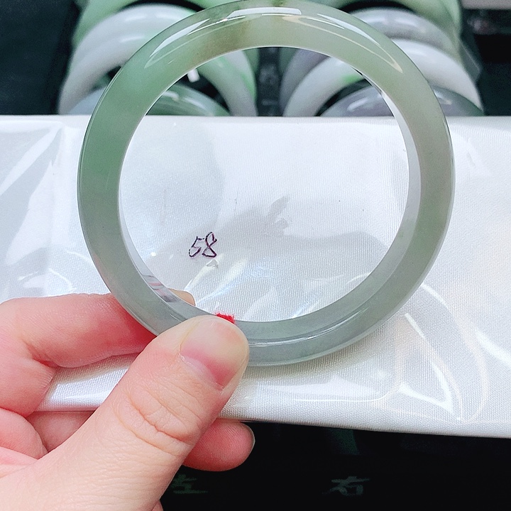 翡翠未镶嵌手镯57