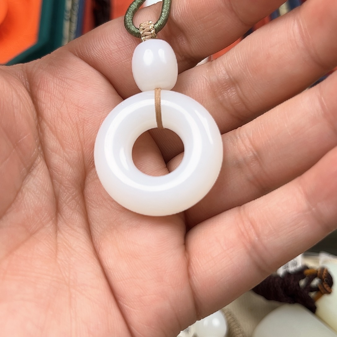 和田玉手链未镶嵌萝****啡