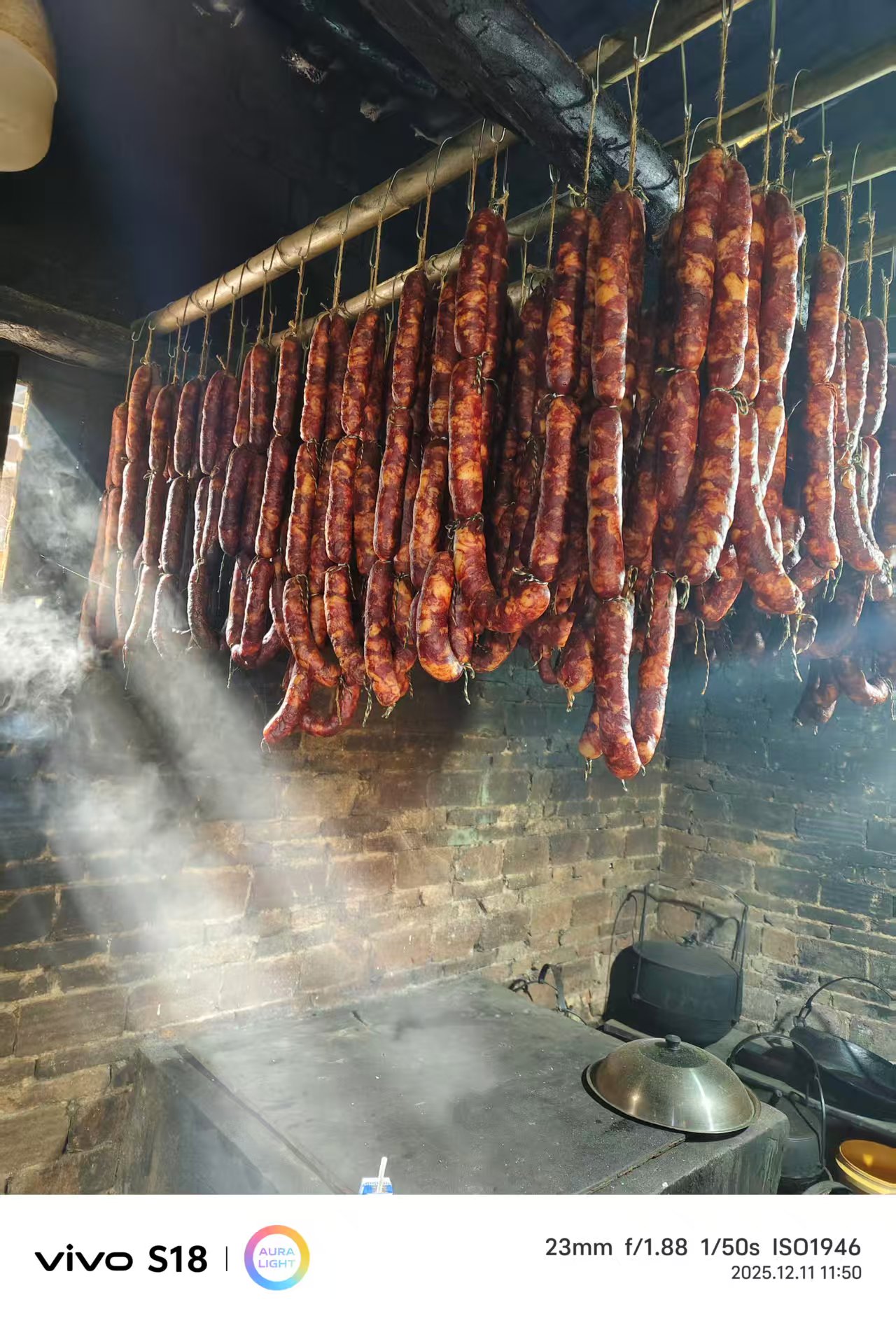 四川农家正宗柏丫柴火烟熏纯粮食猪夹子肉麻辣味香肠