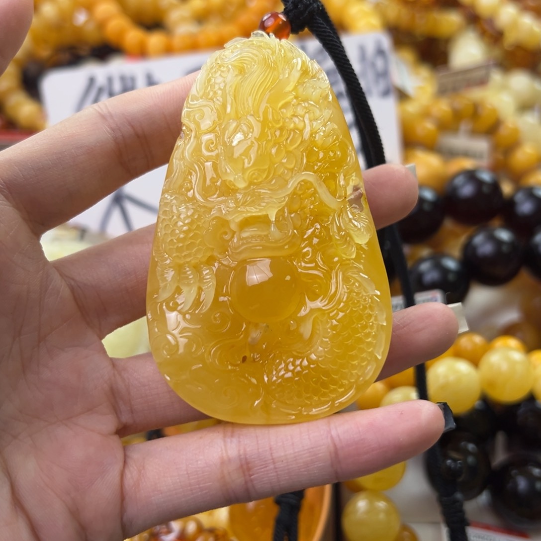 琥珀珠宝奇石未镶嵌