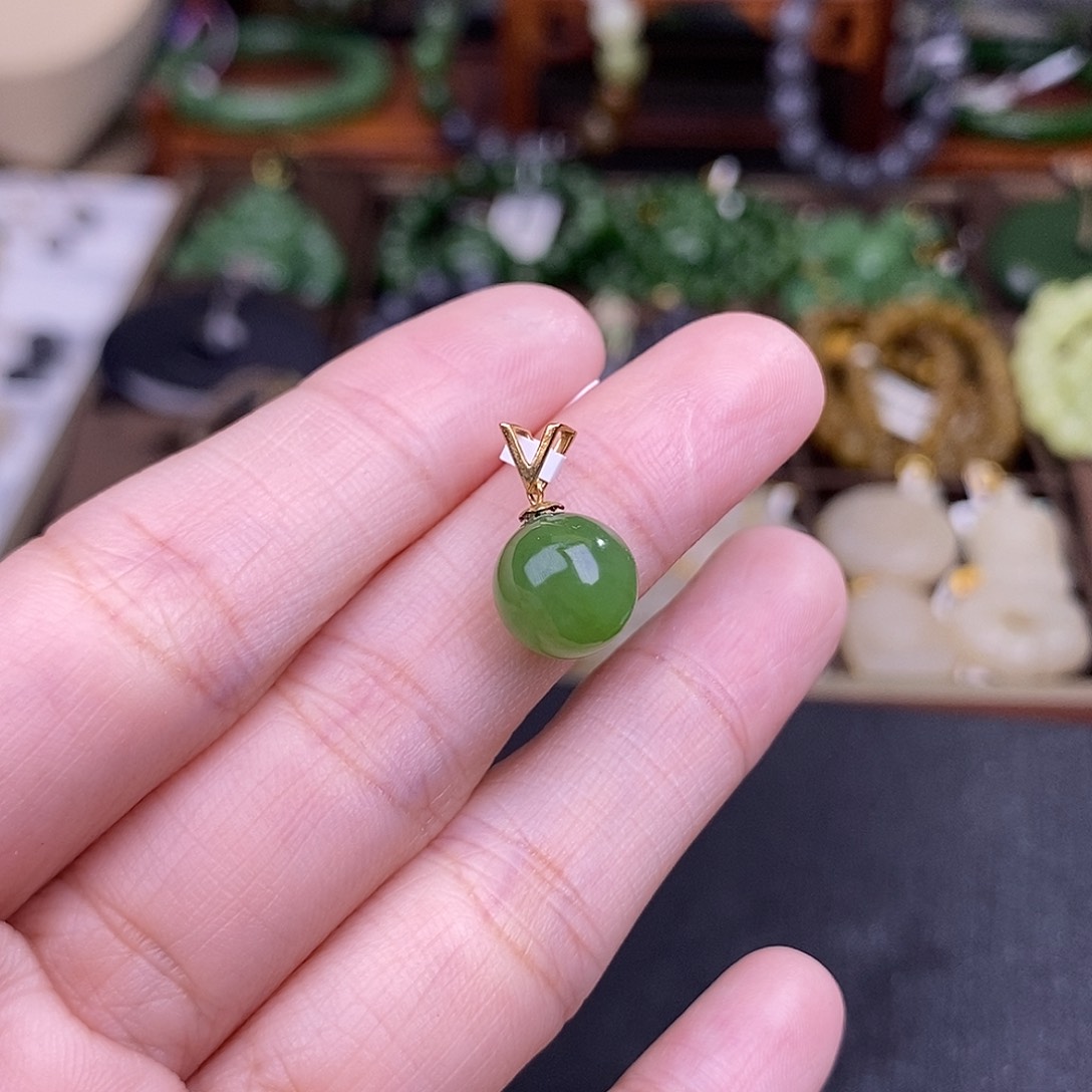 和田玉碧玉吊坠18.K金约9MM清货未镶嵌