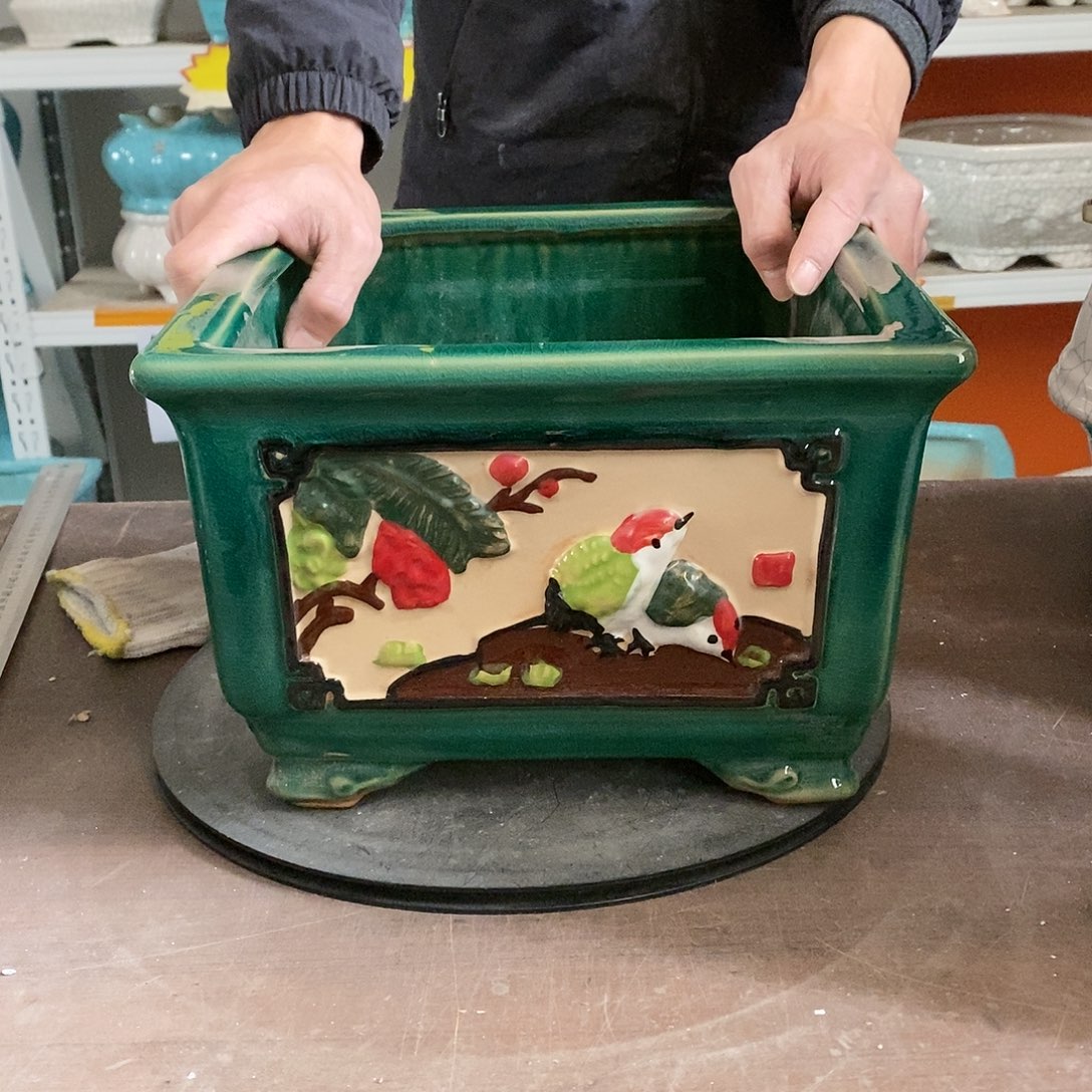 花盆花盆里放满鲜花