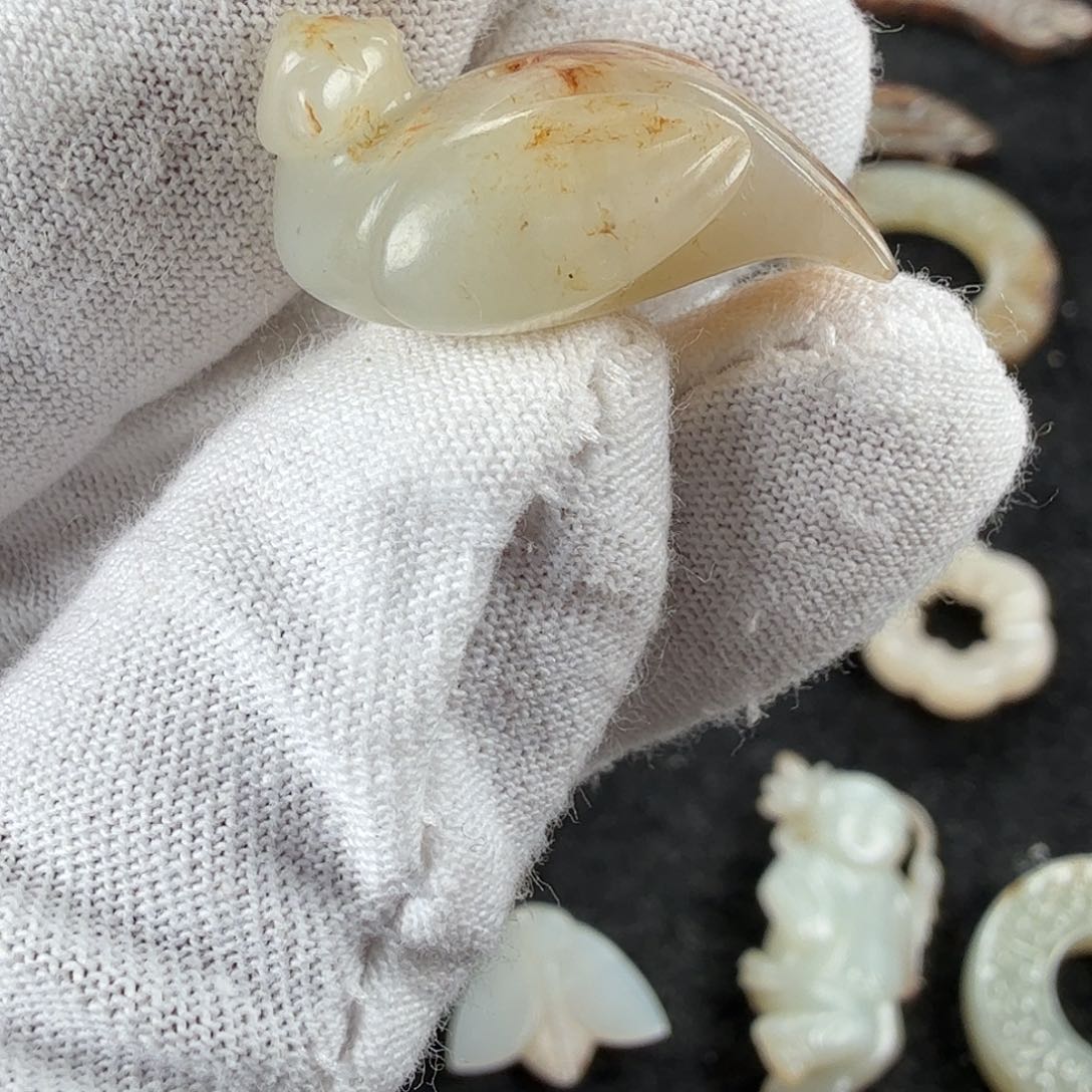 颈饰未镶嵌和田玉（糖玉）贯*