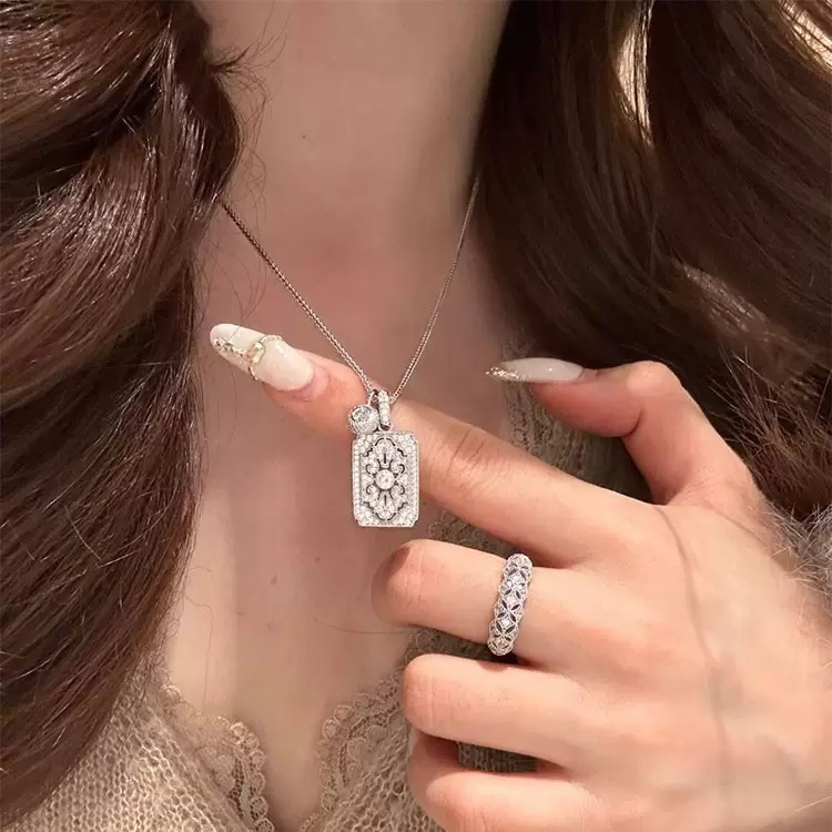 铜锆石吊坠 女简约百搭锁骨颈链