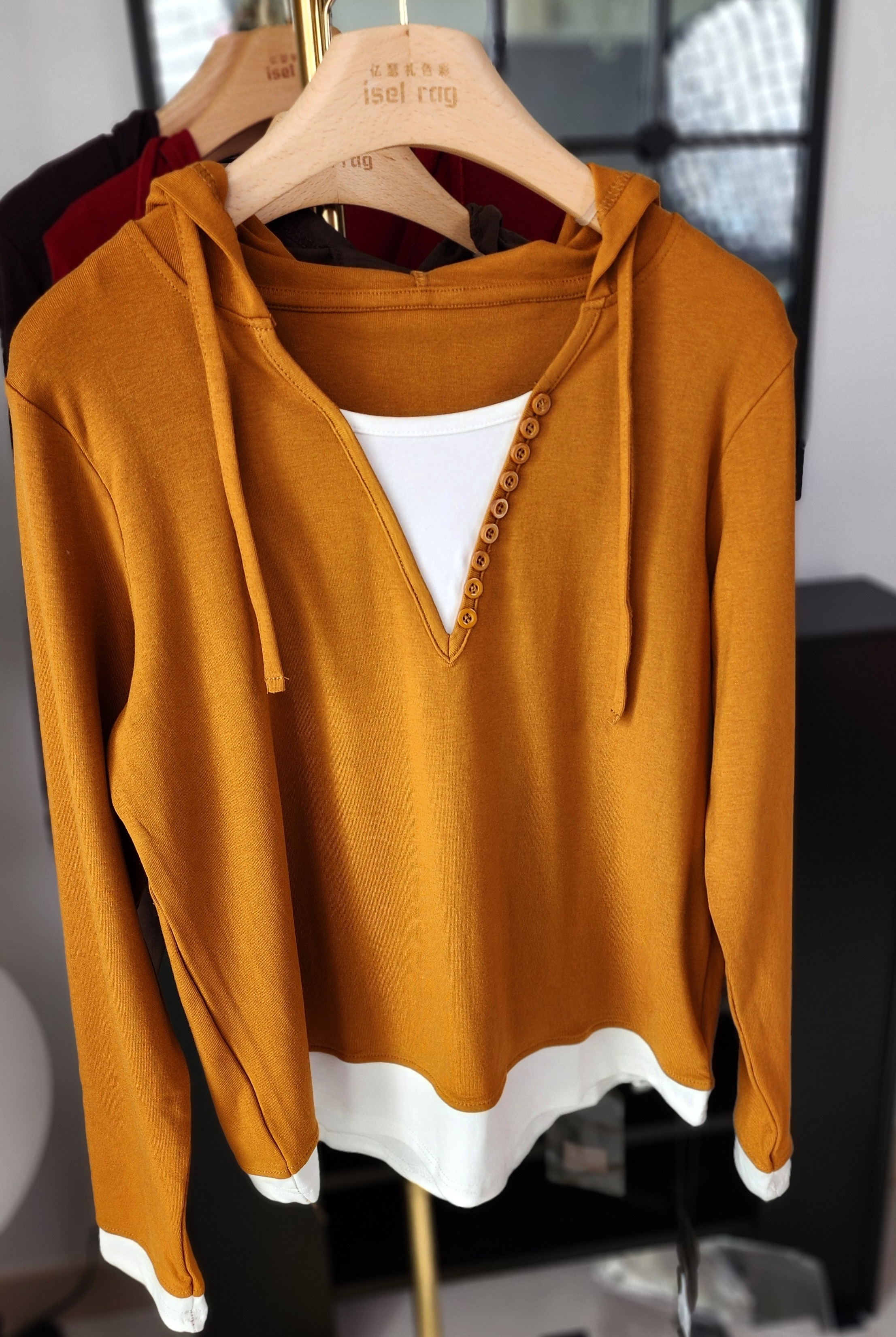 iselrag女装戴帽假两件V领长袖T恤春季修身显瘦拼接撞色打底衫