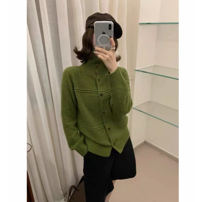 2025秋冬韩系慵懒风单排扣立体横条设计外搭软糯加厚款百搭针织衫