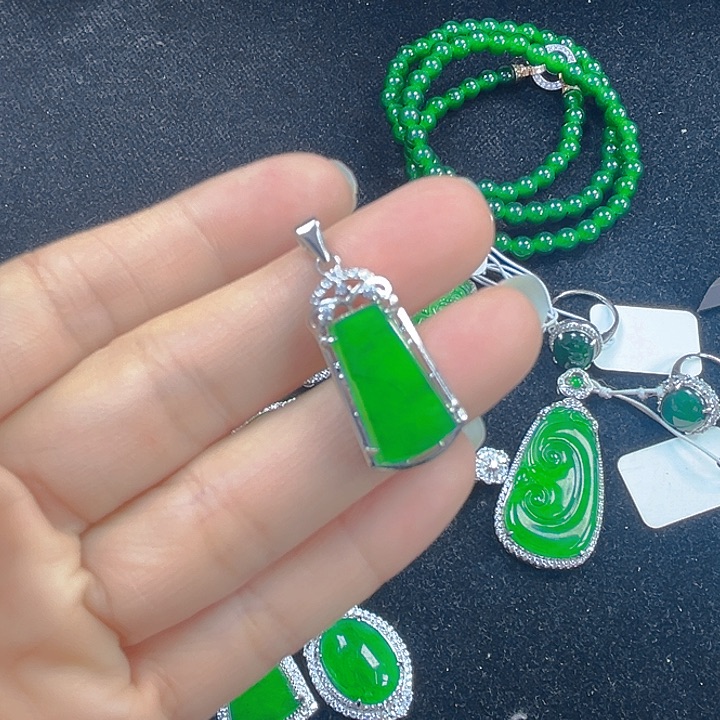 翡翠吊坠(不含链)银S925镶嵌