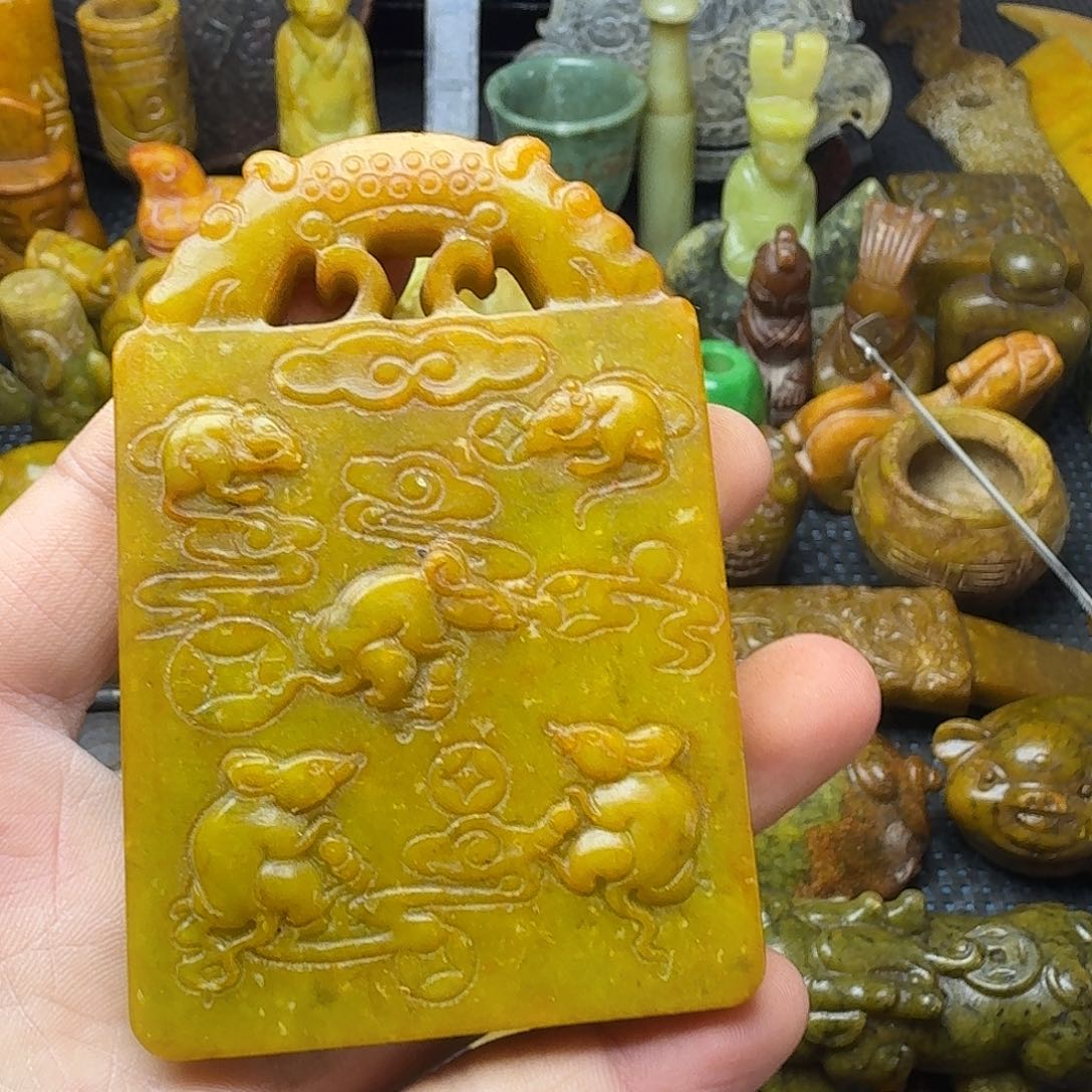 白玉菩提吊坠。。。