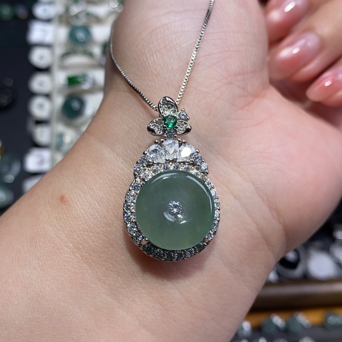 颈饰未镶嵌翡翠翡翠