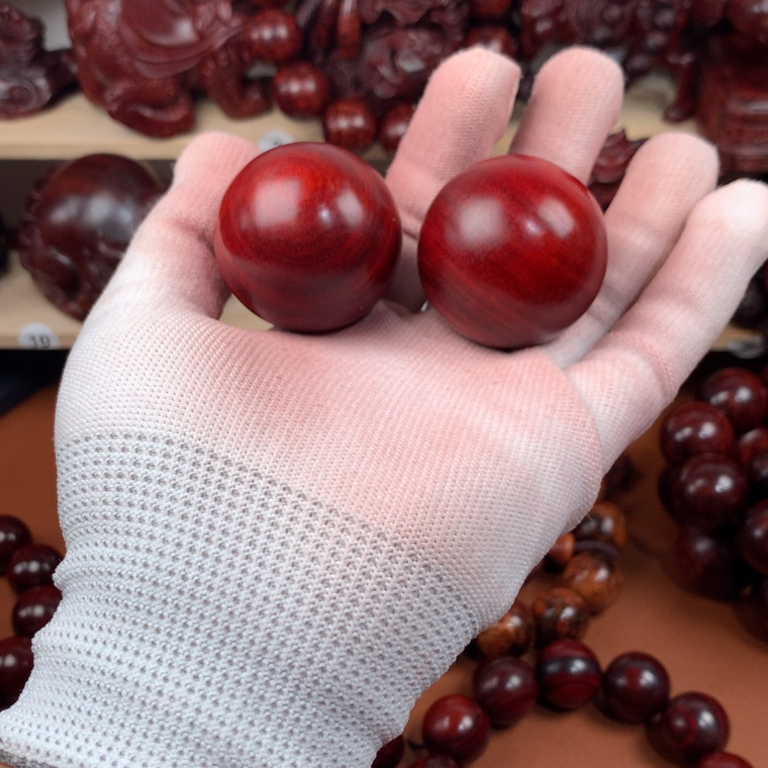 知***知木4.0一对血檀手把件高油性-