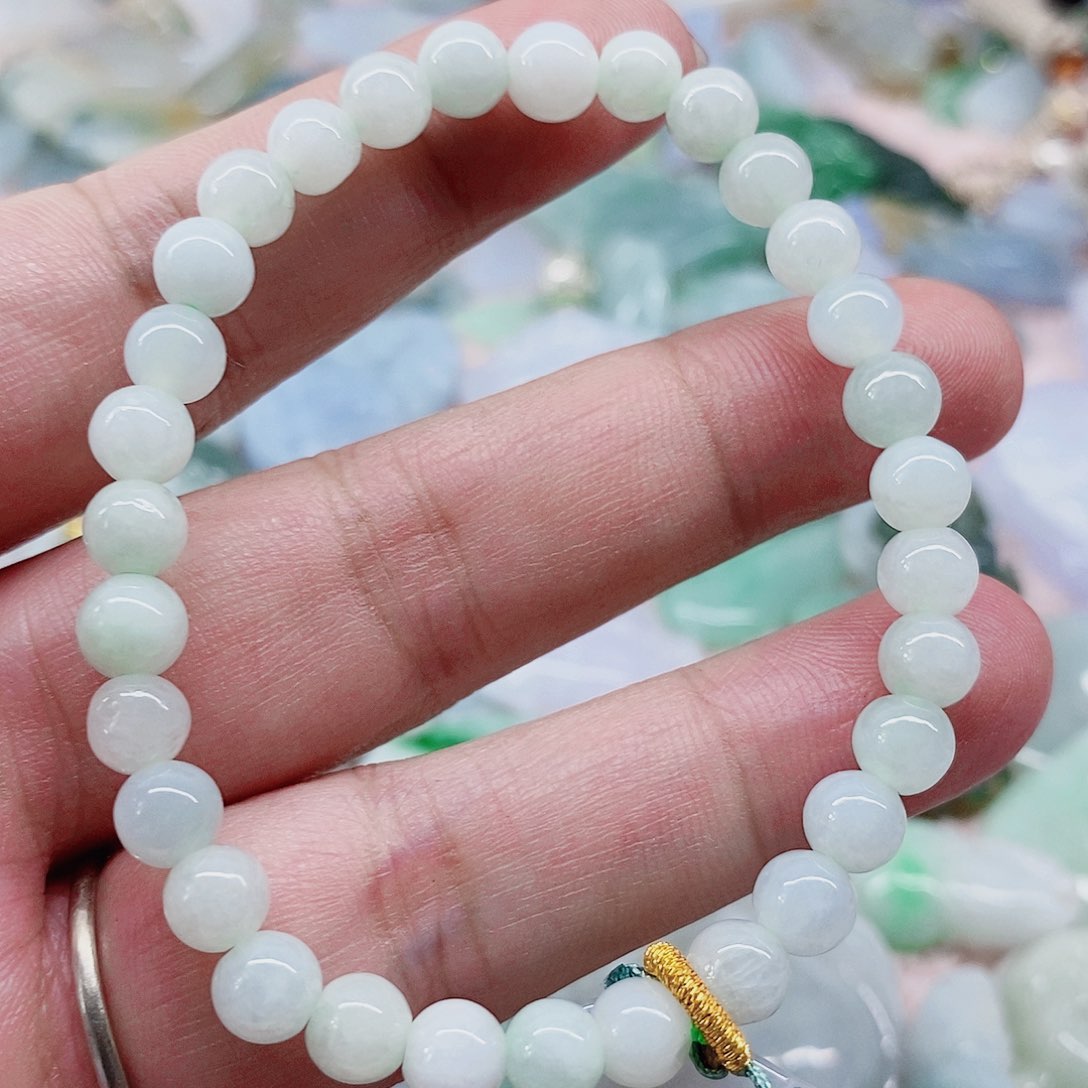 颈饰未镶嵌翡翠天然