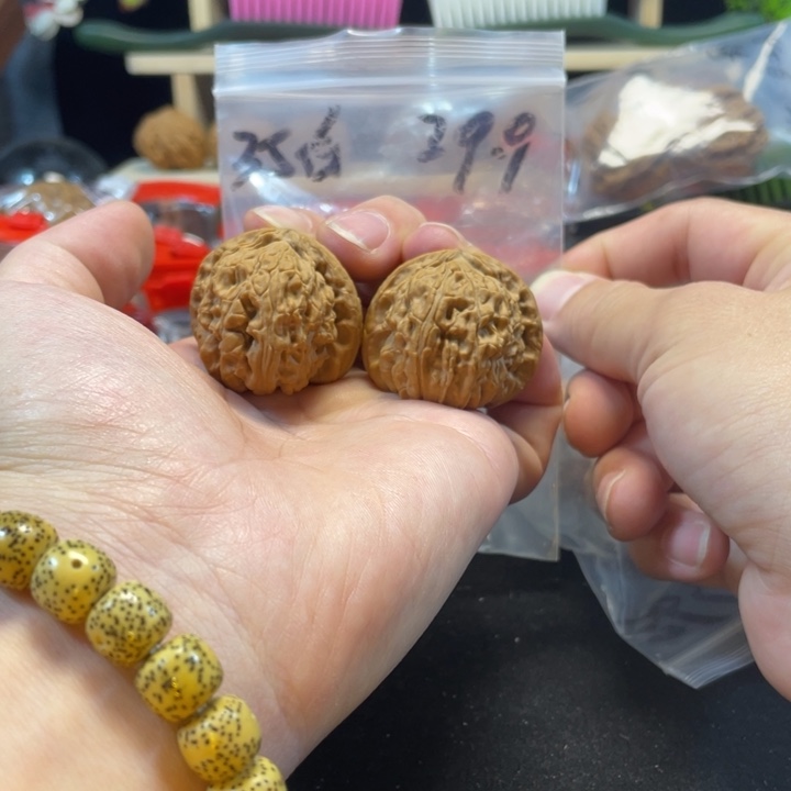 文玩核桃把件35白狮子