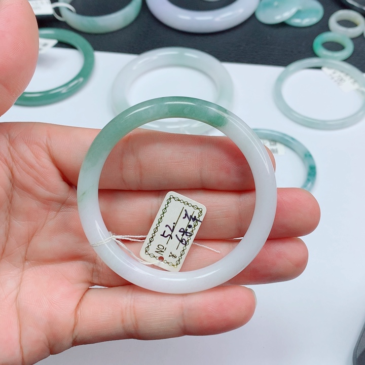 翡翠未镶嵌手镯52-53美人条