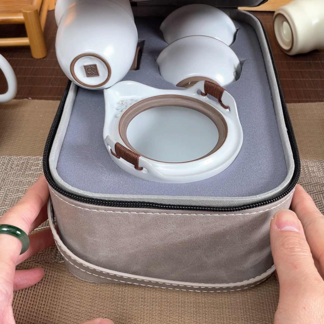 瓷片新年快乐啊。。。。。。。。