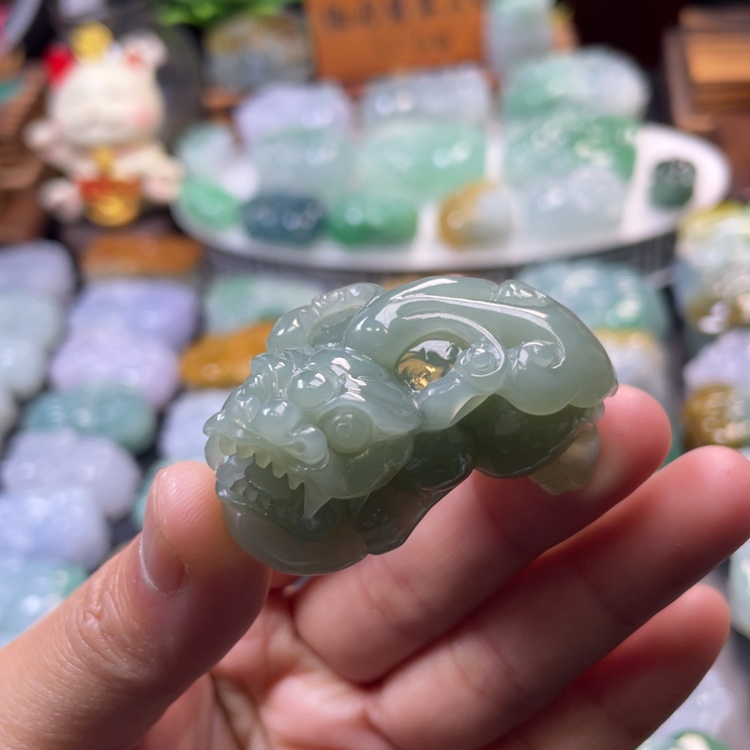 和田玉（糖玉）未镶嵌颈饰貔貅