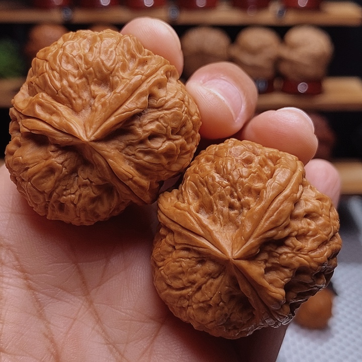 文玩核桃把件金鼎三棱9号