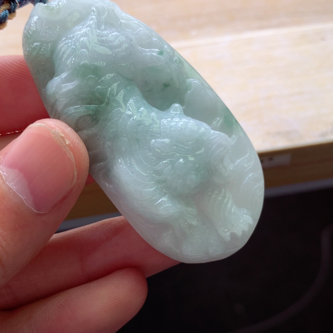 翡翠颈饰未镶嵌吊坠