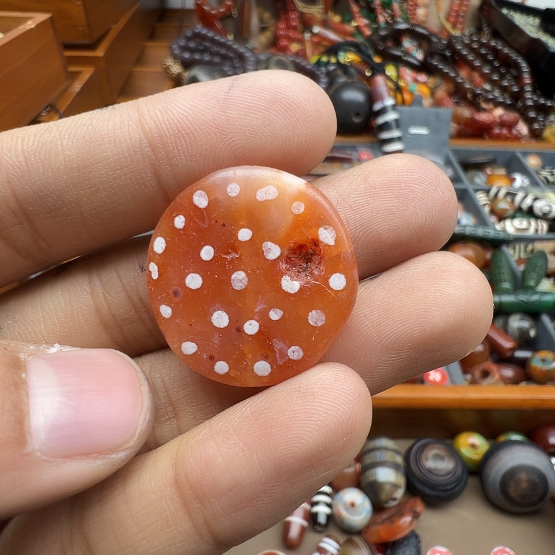 、***锅玛瑙/玉髓未镶嵌珠宝半成品