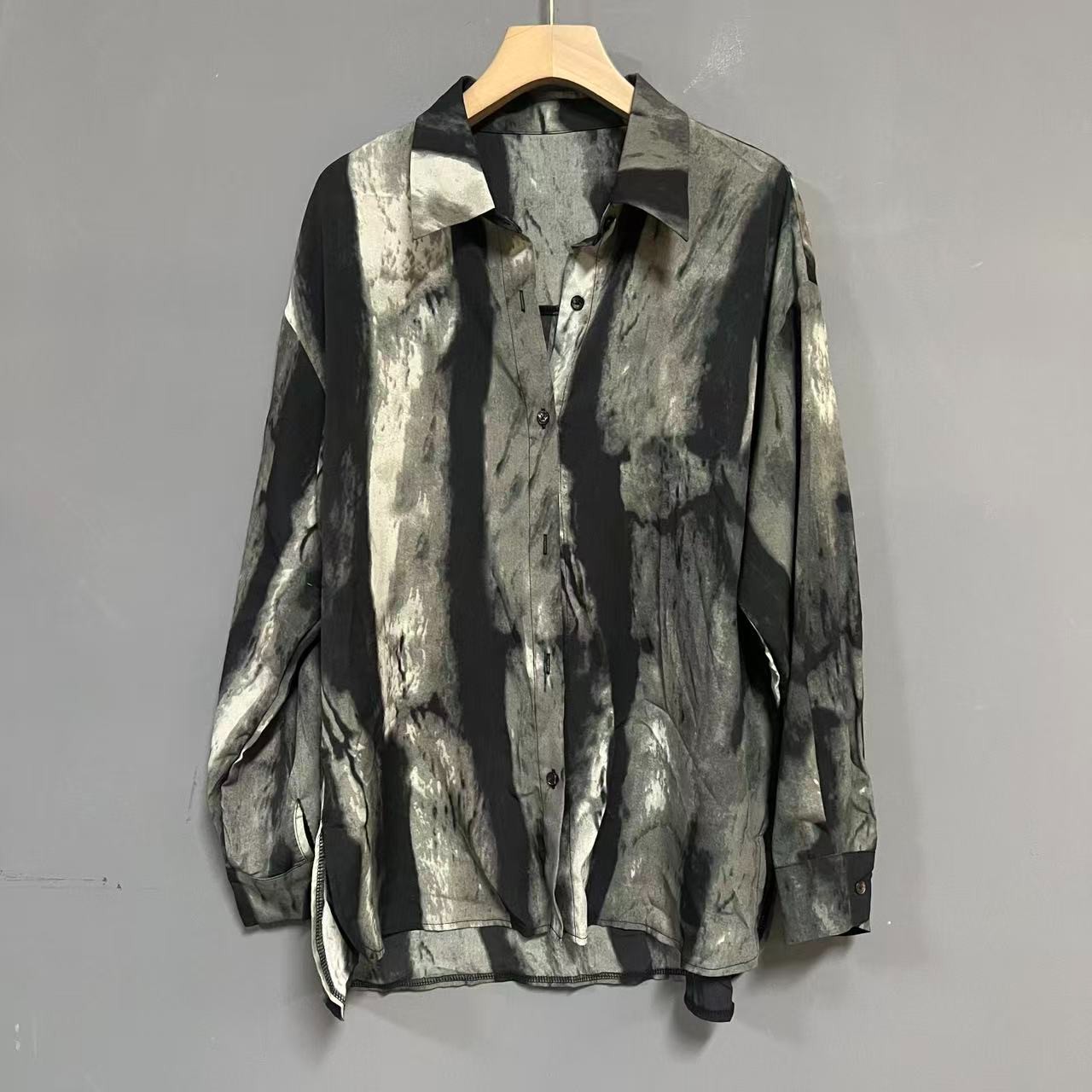  女士时尚宽松休闲百搭上衣1056