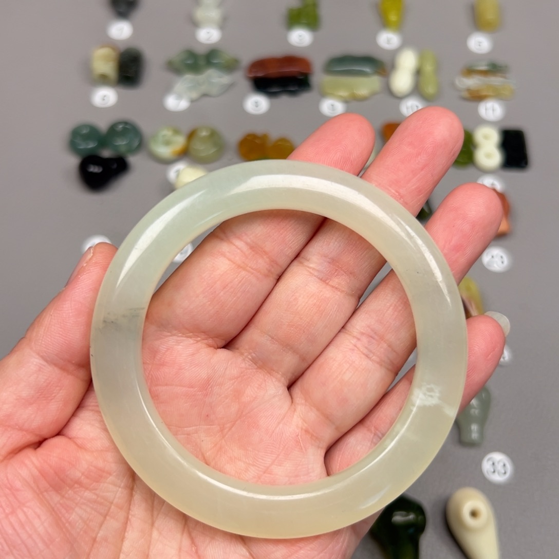 未镶嵌蛇纹石玉颈饰口58.7