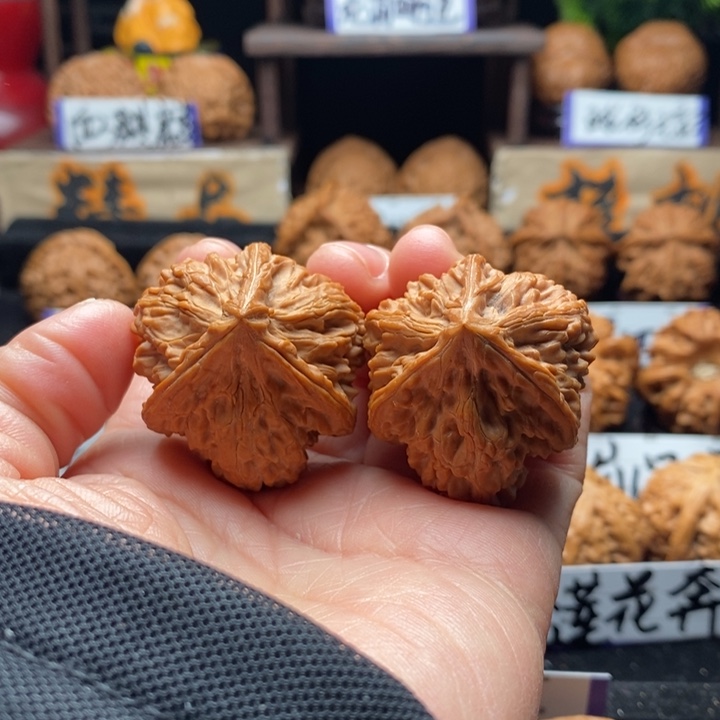 文玩核桃把件小**享文山三棱