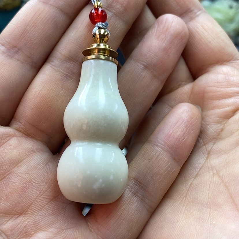 【闪购商品】蛇纹石玉吊坠未镶嵌