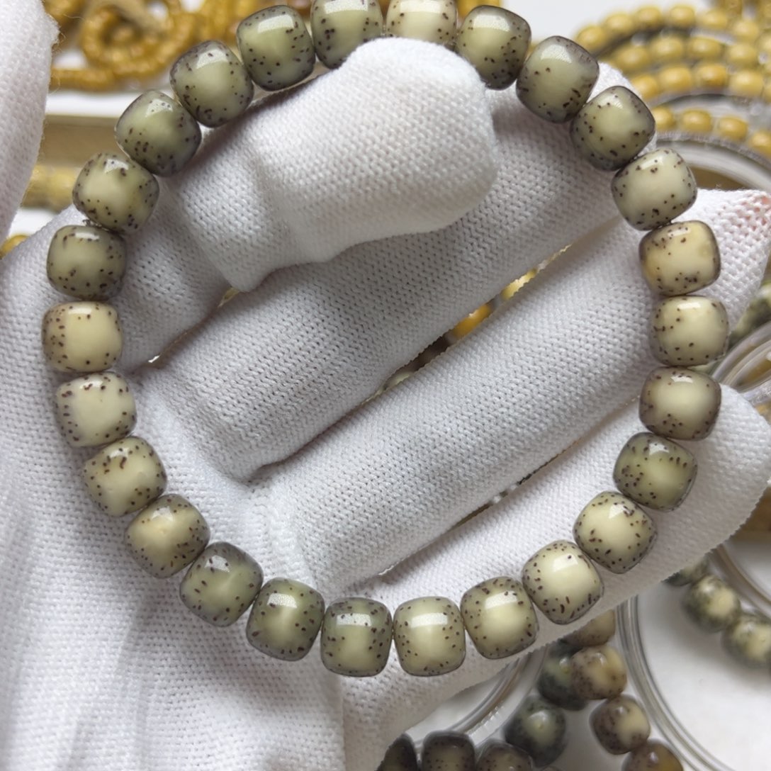 阿***木星月菩提手串一线天留白