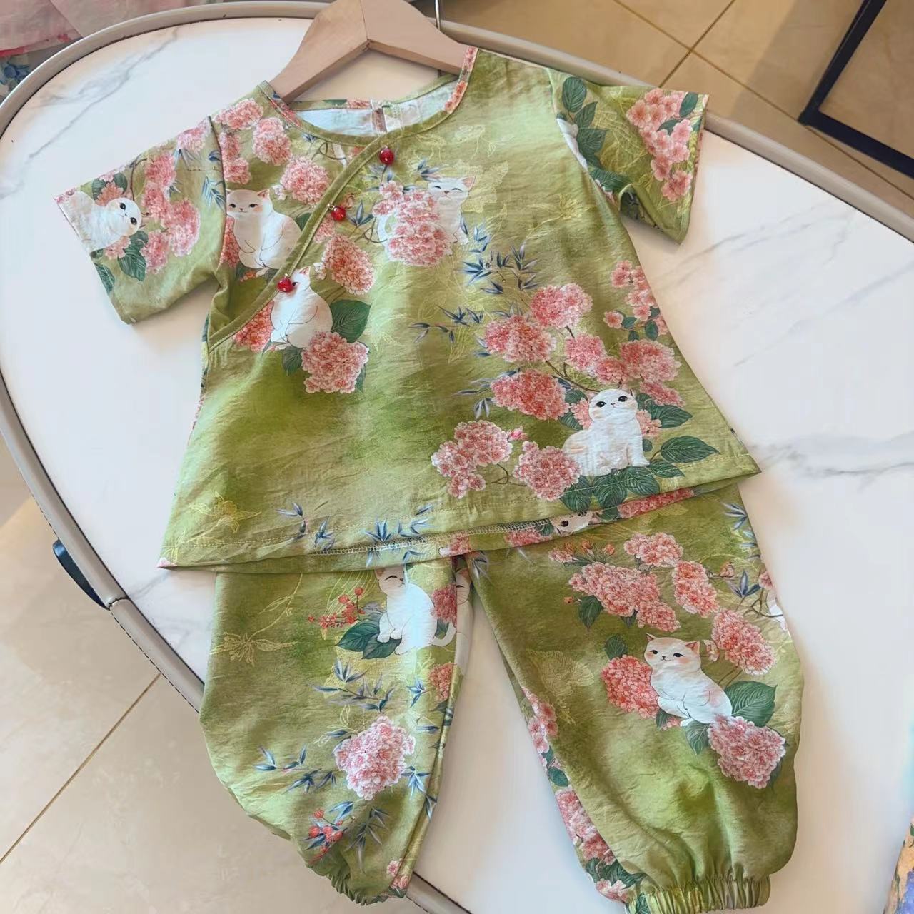 绿色猫咪  国风在仓棉绸亲子短袖套装2025夏季女童短袖长裤套装