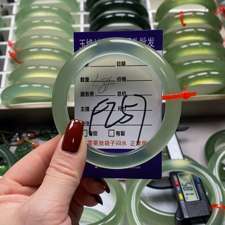 蛇纹石玉手镯未镶嵌君*儿