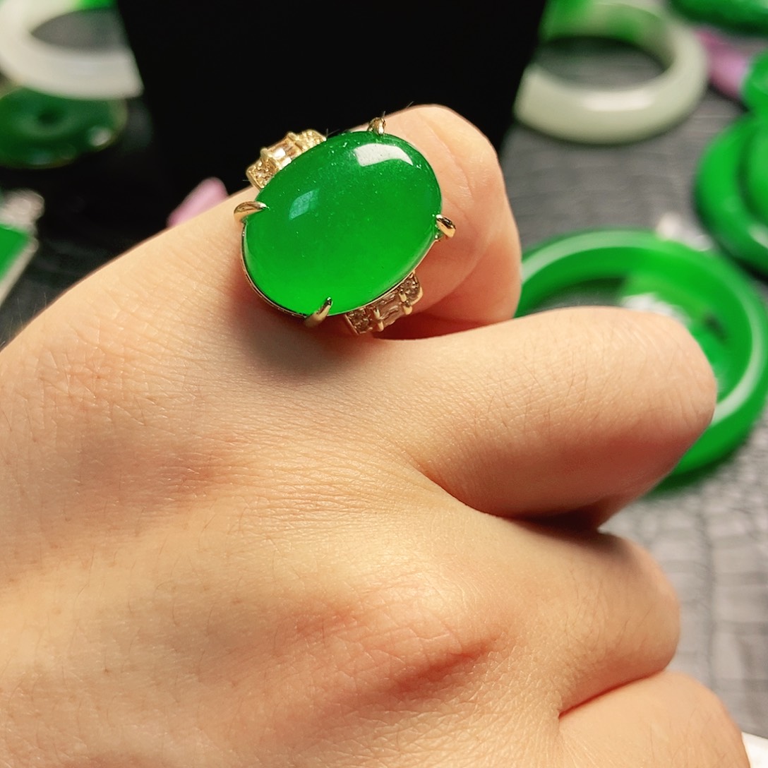 翡翠14K金镶嵌颈饰戒指